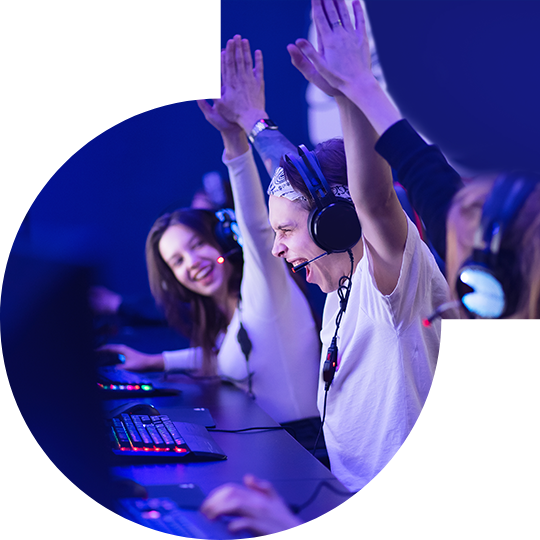 巅峰国际独家双向驱动技术<br>让电竞玩家尽情享受极致高速快感